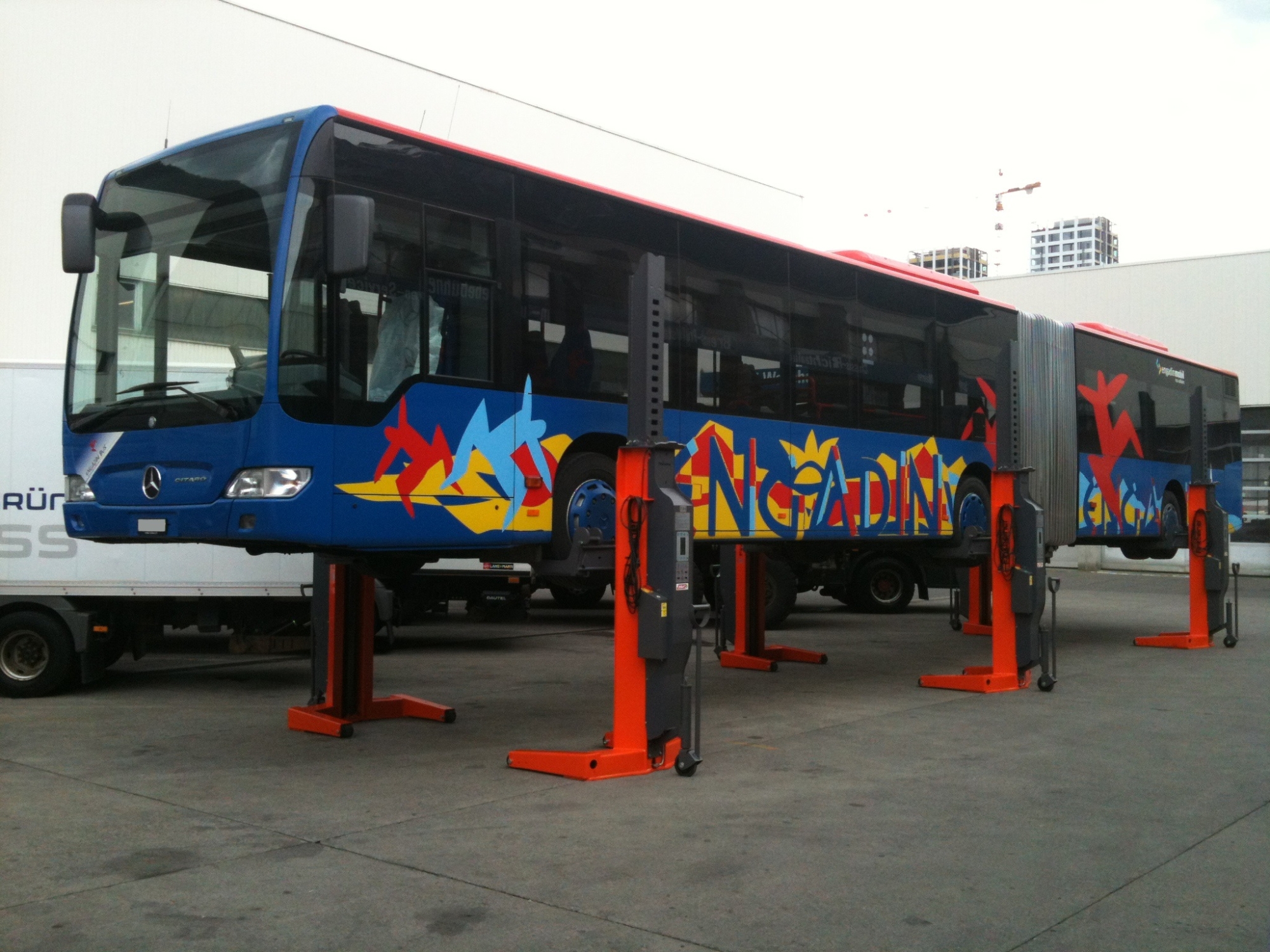 Mobile Radgref-Hebeanlage Finkbeiner EHB907-6 für Gelenkbusse