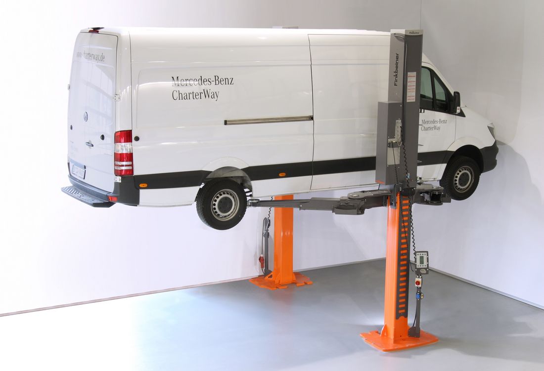 Stationary two-post lift TPL9000 with Mercedes Sprinter
