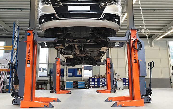 Pont élévateur mobile pour un camping car ou un motor-home