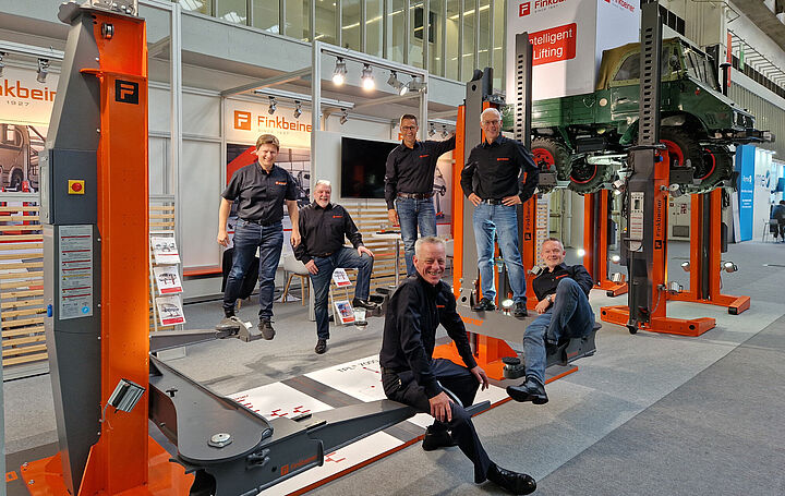 Finkbeiner stellt seine Hebeanlagen für Nutzfahrzeuge auf der Automechanika vor.